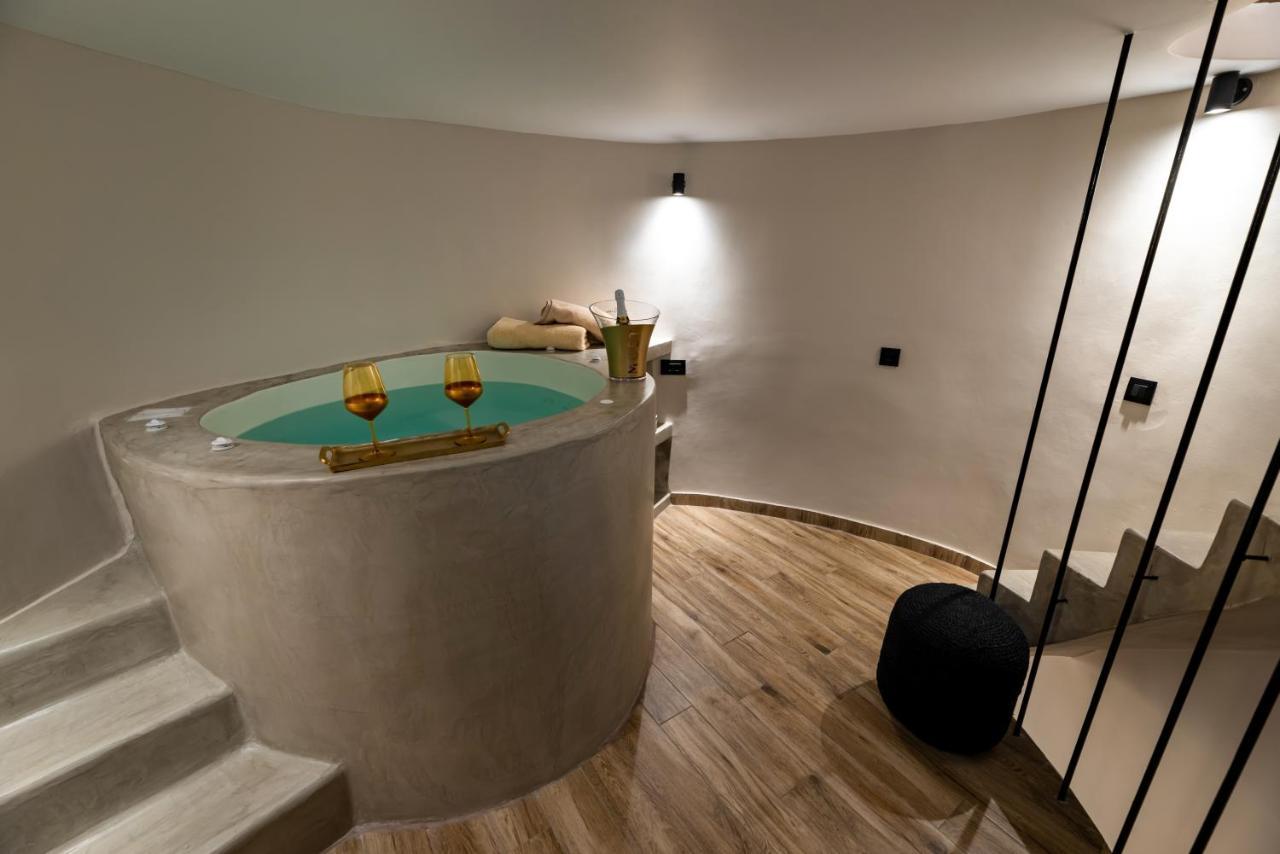 Lami Traditional Windmill - With Private Pool And Jacuzzi Pyrgos Kallistis Ngoại thất bức ảnh